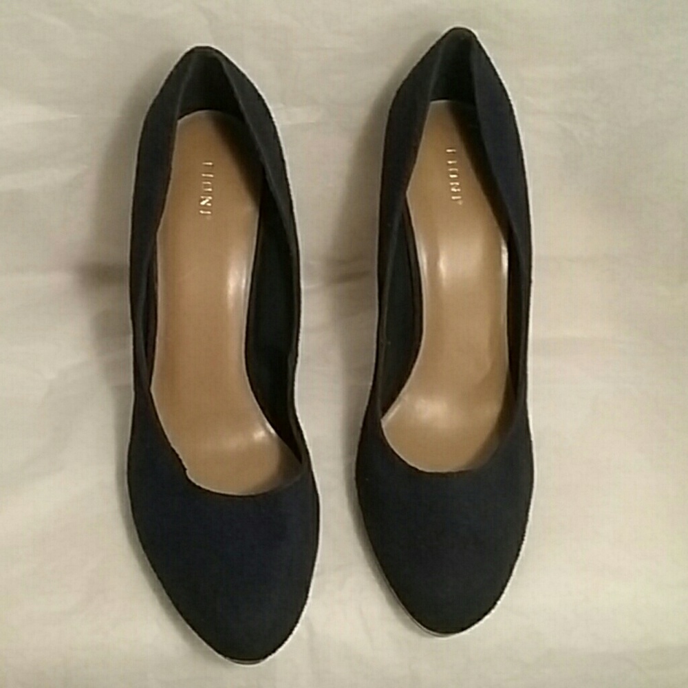 Fioni Pumps - Picture 4 of 8